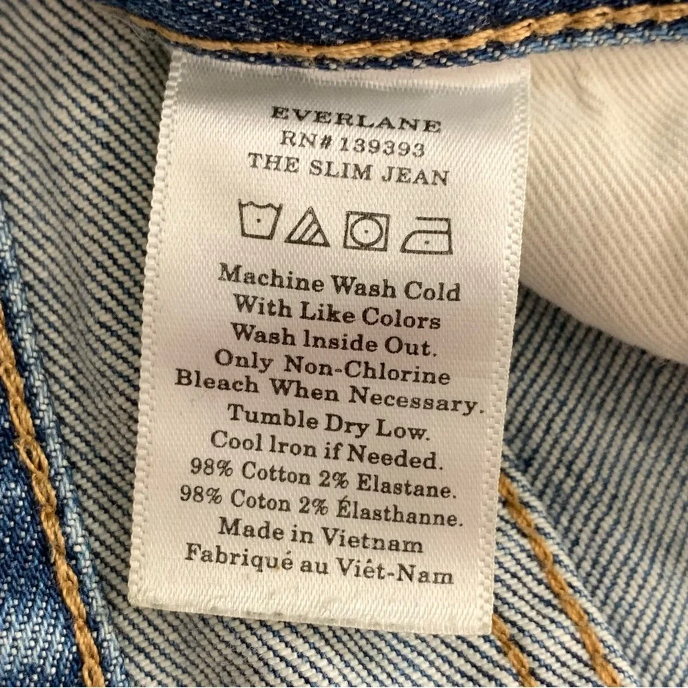 Everlane Men's Organic Cotton Slim-Fit Jeans in the Faded Sky Blue Wash 30 x 32